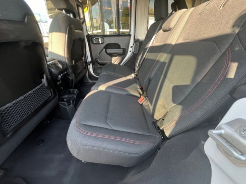 Used 2025 Jeep Wrangler Unlimited Rubicon image 25