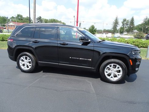 Used 2023 Jeep Grand Cherokee Limited w/ Trailer Tow Prep Group (B) image 5