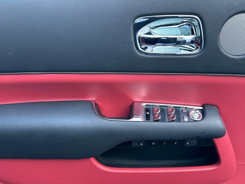 Used 2019 Rolls-Royce Wraith image 12