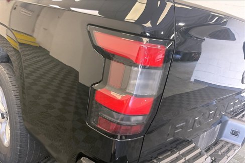 Used 2024 Nissan Frontier SV image 25