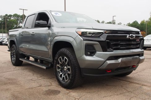 Used 2024 Chevrolet Colorado Z71 w/ Z71 Convenience Package 2 image 1
