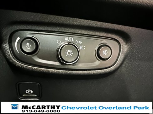 Used 2024 GMC Terrain SLT image 17