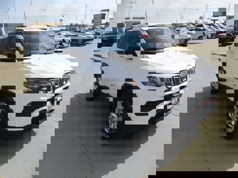 Used 2022 Jeep Compass Latitude w/ Convenience Group image 8