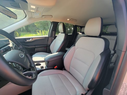 New 2025 Ford Escape SE image 15