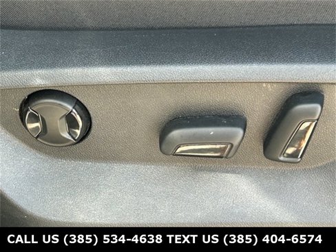 Used 2024 Volkswagen Atlas Cross Sport SE image 25