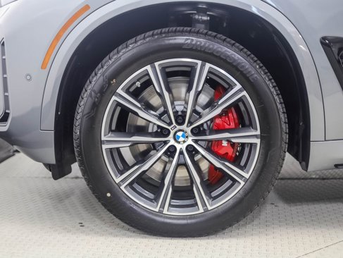 New 2026 BMW X5 M60i image 2