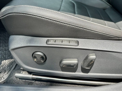 Used 2024 Volkswagen Jetta SEL image 22