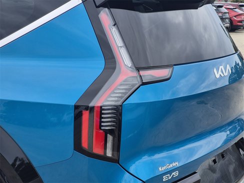New 2026 Kia EV9 Land image 11