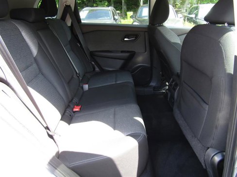 Used 2022 Nissan Rogue SV image 34
