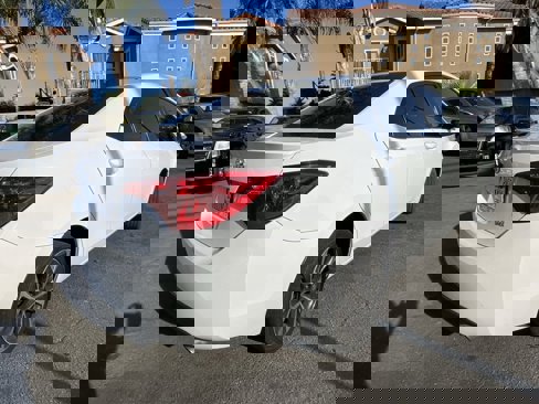 Used 2018 Toyota Corolla LE image 5