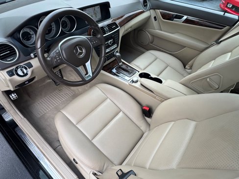 Used 2013 Mercedes-Benz C 300 4MATIC Sedan image 3