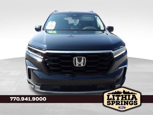 Used 2025 Honda Pilot Touring image 12