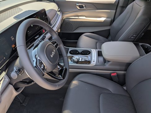 New 2026 Kia Carnival EX image 17