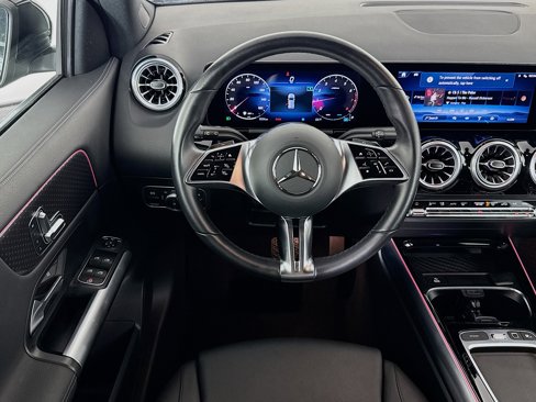 Used 2025 Mercedes-Benz GLA 250 image 16