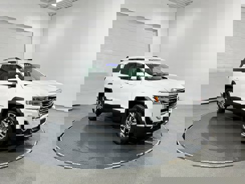 Used 2022 GMC Acadia SLT w/ LPO, Floor Liner Package image 2