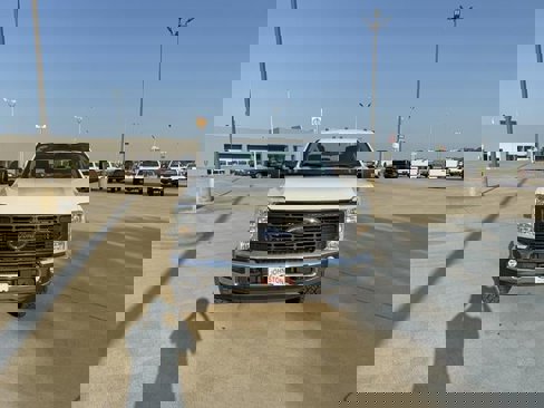 New 2026 Ford F250 XL w/ XL Off-Road Package image 3
