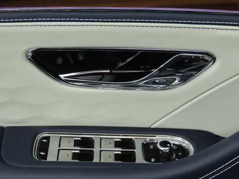 New 2025 Bentley Flying Spur Plug-In Hybrid image 25