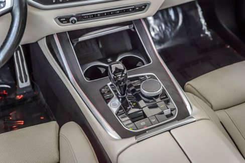 Used 2022 BMW X7 xDrive40i w/ M Sport Package image 28