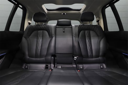 Used 2023 BMW X7 xDrive40i w/ Premium Package image 45