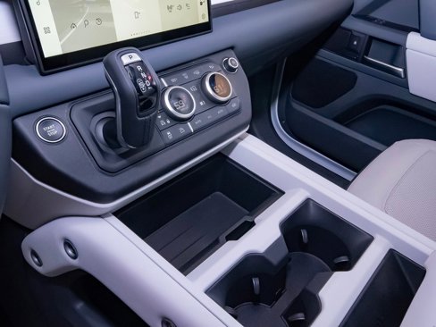 New 2025 Land Rover Defender 110 S image 31