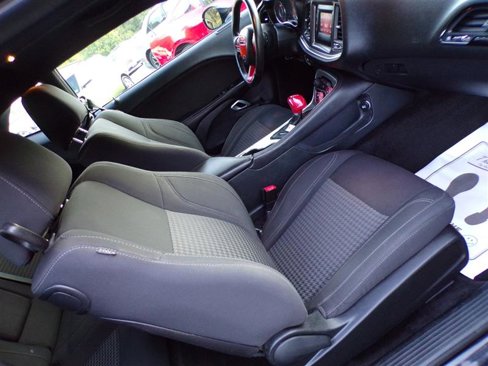 Used 2016 Dodge Challenger SXT image 18