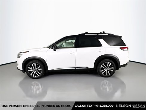 New 2025 Nissan Pathfinder Platinum image 8