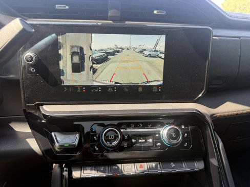 Used 2025 GMC Sierra 2500 AT4 w/ AT4 Premium Plus Package image 18
