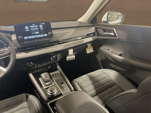 New 2025 Mitsubishi Outlander SE image 25