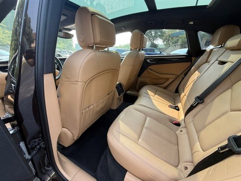 Used 2018 Porsche Macan S image 35