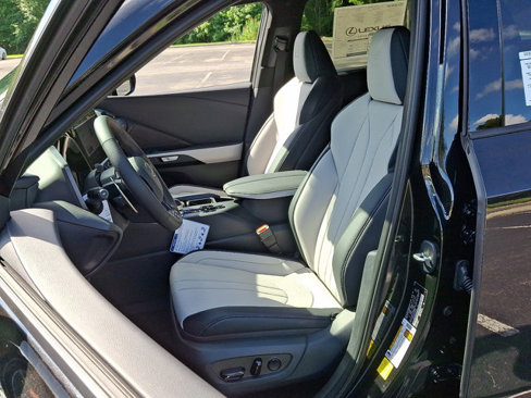 New 2025 Lexus TX 500h AWD image 11