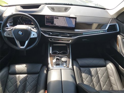 Used 2024 BMW X7 xDrive40i image 31