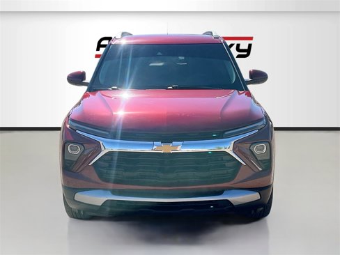 Used 2025 Chevrolet TrailBlazer LT w/ Driver Confidence Package image 2