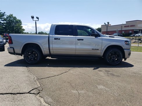 New 2025 RAM 1500 4x4 Crew Cab image 16
