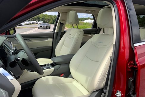 Used 2025 Cadillac XT5 Premium Luxury w/ Technology Package image 25