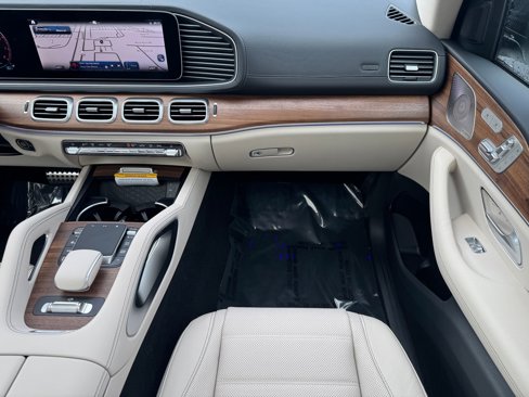 New 2026 Mercedes-Benz GLS 450 4MATIC image 17