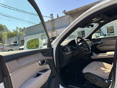 New 2026 Volvo XC90 B6 Plus w/ Protection Package Premier image 21