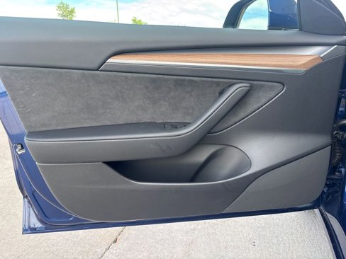 Used 2022 Tesla Model 3 Long Range image 11