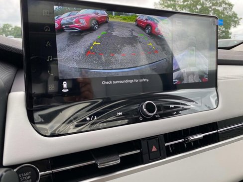New 2025 Mitsubishi Outlander AWD image 12