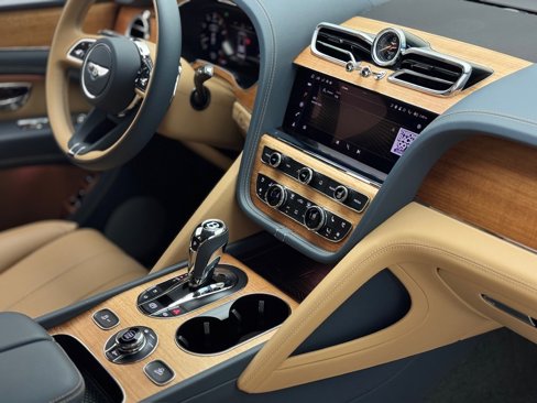 New 2024 Bentley Bentayga image 39