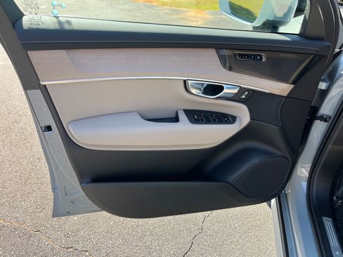 New 2026 Volvo XC90 B6 Plus w/ Protection Package Premier image 12