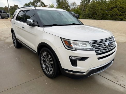 Used 2019 Ford Explorer Platinum image 3