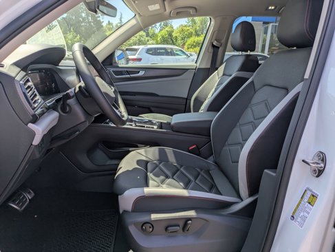 New 2025 Volkswagen Atlas Peak Edition SE image 13
