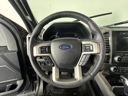 Used 2015 Ford F150 Platinum w/ Equipment Group 701A Luxury image 30