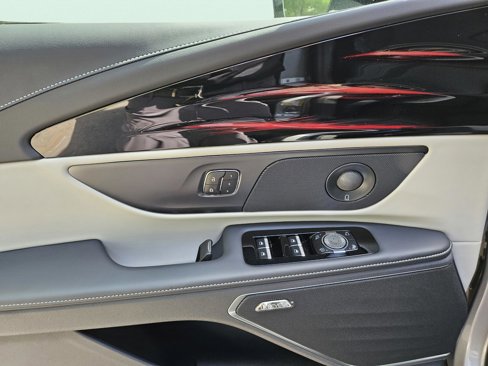 New 2025 Lincoln Nautilus Premier w/ Equipment Group 102A image 11