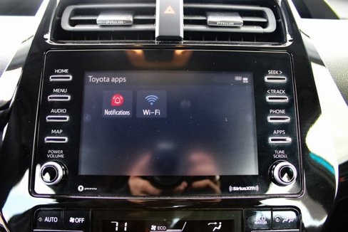 Used 2022 Toyota Prius LE image 25