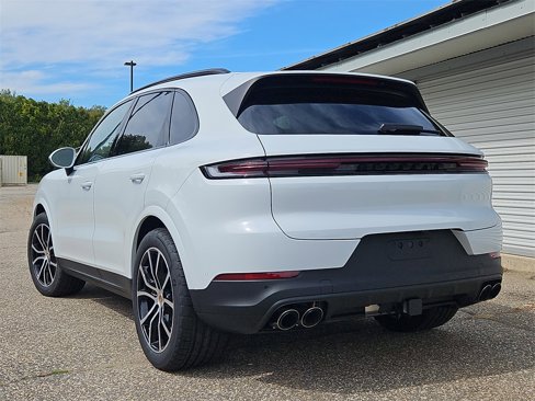 New 2026 Porsche Cayenne image 3