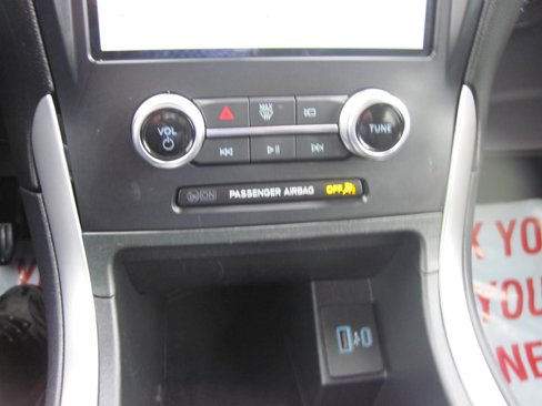 Used 2024 Ford Edge SEL image 16