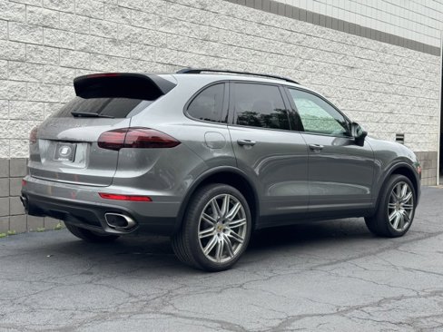 Used 2018 Porsche Cayenne w/ Premium Package image 3