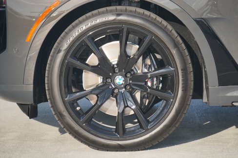 New 2026 BMW X7 M60i image 5