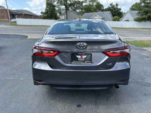 Used 2022 Toyota Camry LE image 5
